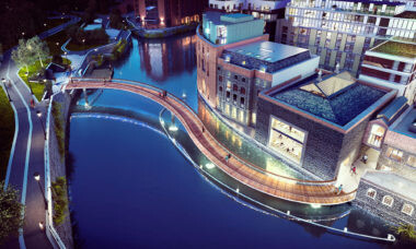 Image for Landmark bridge to be built at Finzels Reach