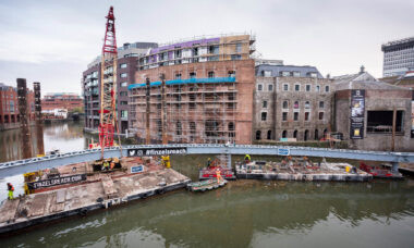 Image for Incredible time-lapse video shows Finzels Reach bridge evolution